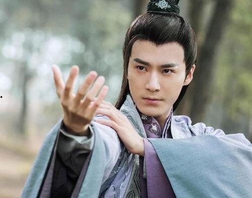 穿越到娱乐圈吃瓜双男主小说,吃瓜日常与甜蜜逆袭